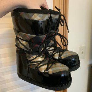 Burberry Plaid Snow Boots Size 7-9